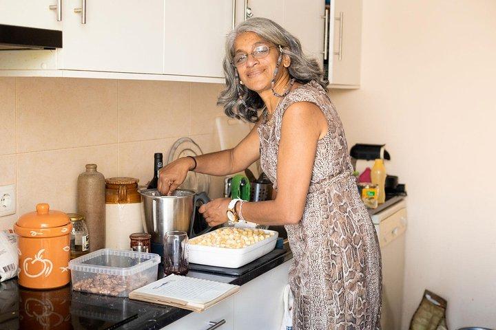 Paulaさんと一緒にリスボンでプライベート伝統ポルトガル語料理教室