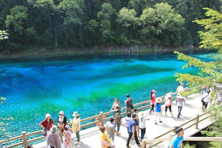 費用対効果の高い 3 日間の九寨溝と黄龍の参加ツアー