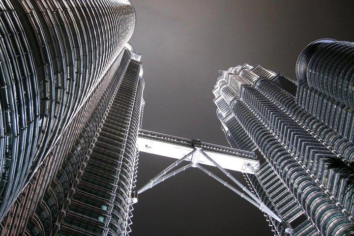 Putrajaya, les grottes de Batu et la ville de Kuala Lumpur