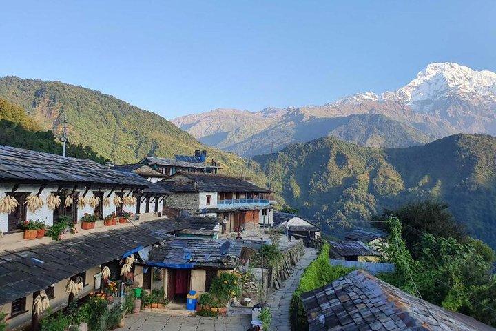 2Days 4WD Drive till typisk Nepali Ghandruk Village Tour från Pokhara.