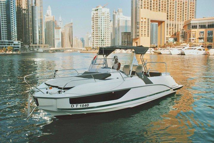 Dubai 1h évasion en mer: petite escapade!