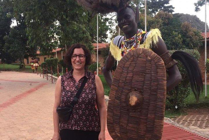 Halbtägige Kampala-Stadtrundfahrt und traditionelle Tanzshow mit Abendessen (7 Stunden)