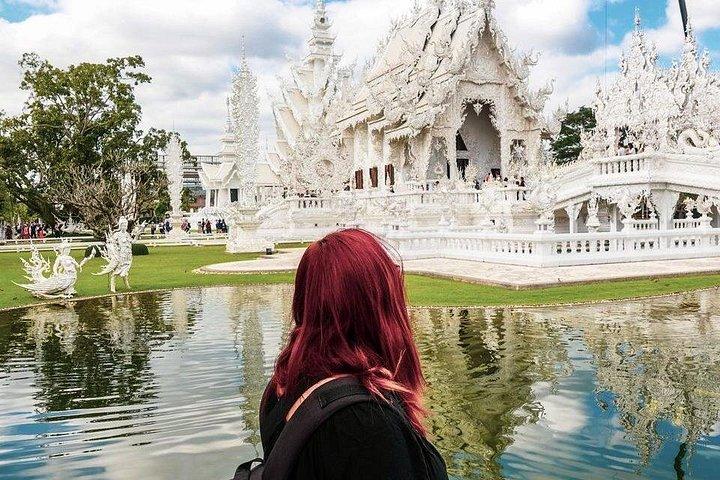 チェンライの魅力：ホワイト＆ブルー寺院とブラックハウス博物館