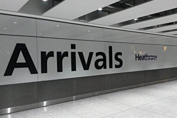 ヒースロー空港からサザンプトン港またはホテルのプライベート空港到着送迎