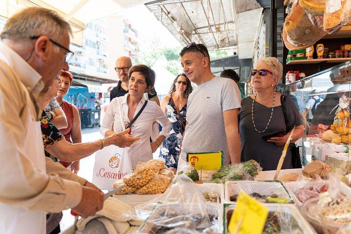 Cesarine: tour del mercato e cucina tipica a casa di un locale a Roma