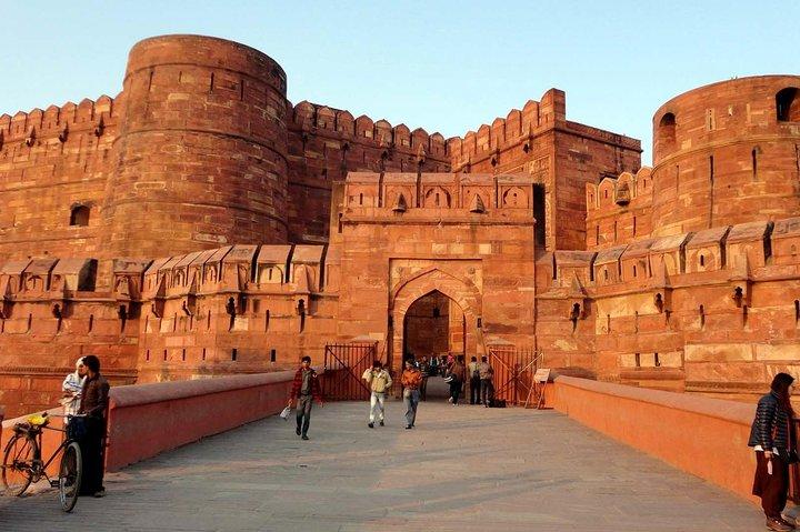 Erschwinglicher Transfer von Jaipur nach Agra über Fatehpur Sikri