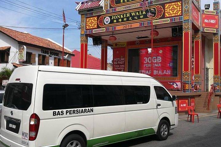 Chauffeur: Malacca naar Fraser's Hill Transfer [Van]