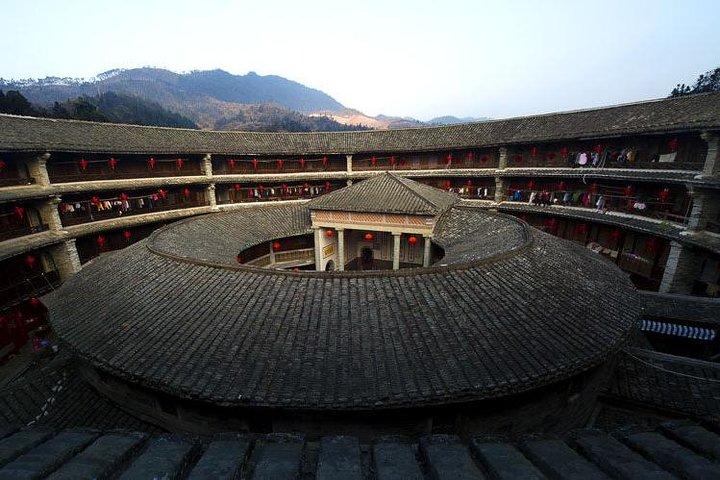 Excursión privada de un día de Xiamen a HongKeng Tulou Cluster y Gaobei Tulou Cluster