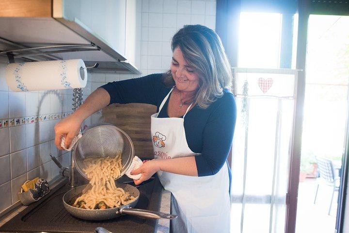 Compartilhe seu amor de pasta em uma casa local em Veneza