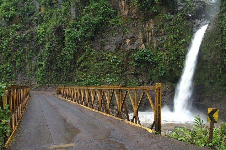 De San José: Vulcão Poás Privado e Vida Local