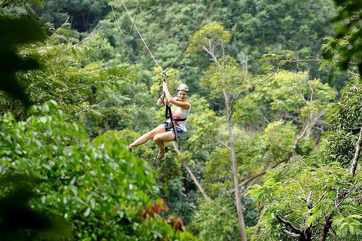 Vuela por encima de la selva : Phuket’s Flying Hanuman Zipline Adventure