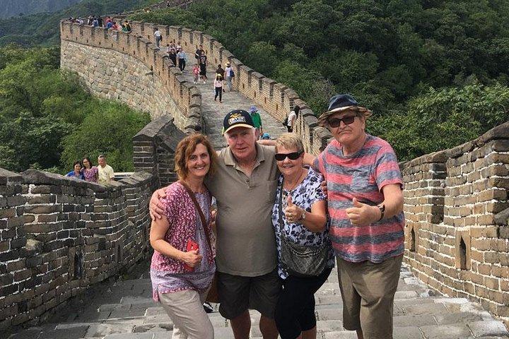 Tour in autobus di un giorno per la Grande Muraglia di Badaling e la tomba di Ming