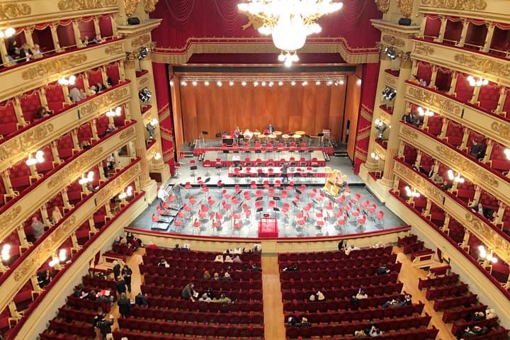 Milan: Skip-the-Line La Scala Theatre Museum Guided Tour