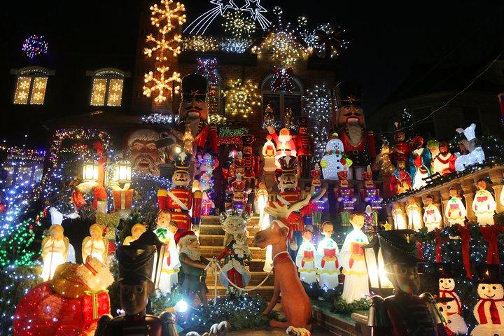 タイムズスクエア発ダイカーハイツクリスマスライトエクスプレスバス