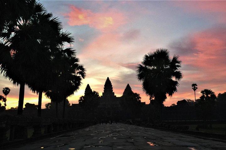 Private Angkor Wat Sunrise VIP di Jeep