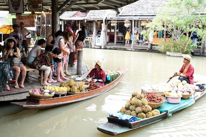 Pattaya Highlights : Mercato galleggiante e luoghi iconici