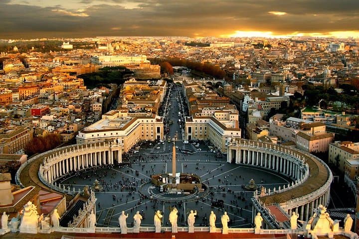 Vatican Museums Sistine Chapel tour with Access to St. Peters