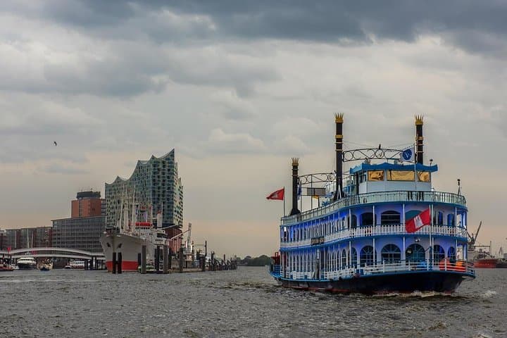 Hamburg Harbour Tour 1 hour – Speicherstadt & Hafen