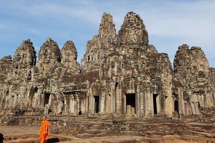 Angkor og vandfald