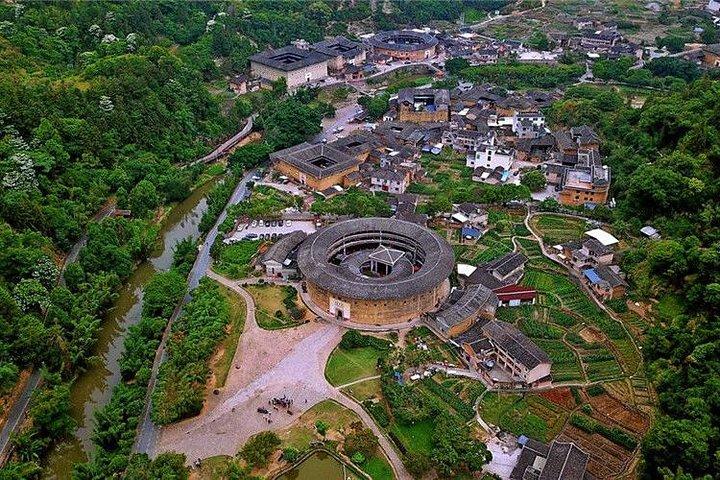 Privétransfer tussen Xiamen City en HongKeng Hakka Tulou-cluster
