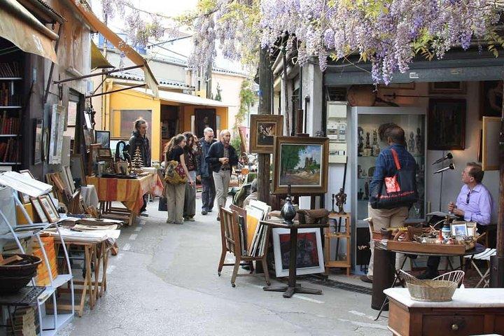Paris Antiques Market Insider's Tour in Extra-Small Group