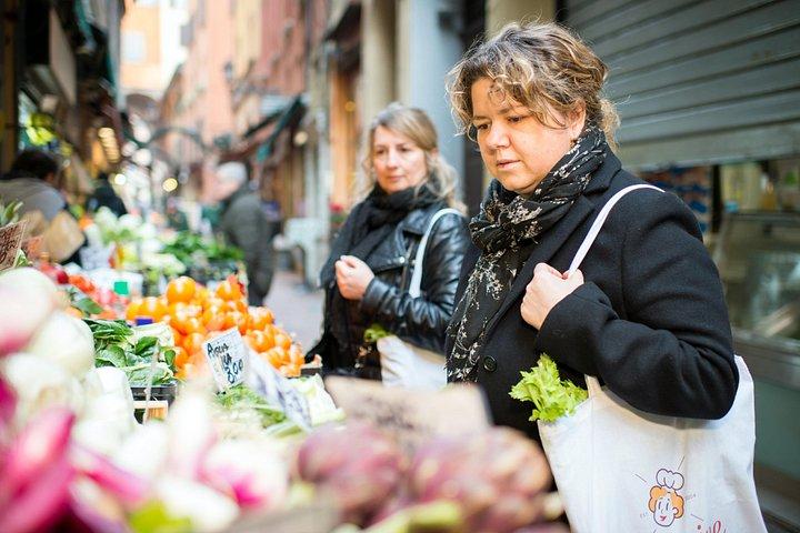 Cesarine: Small Group Market tour and Cooking class in Altamura