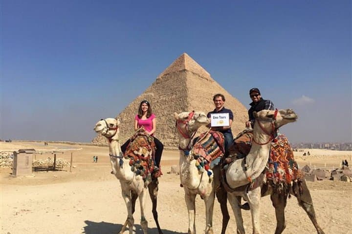 Day Tour to Giza Pyramids by Camel