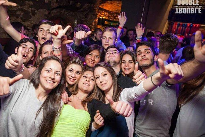 Silvester Pub Crawl in Prag, Ende im KarLovy Lazne