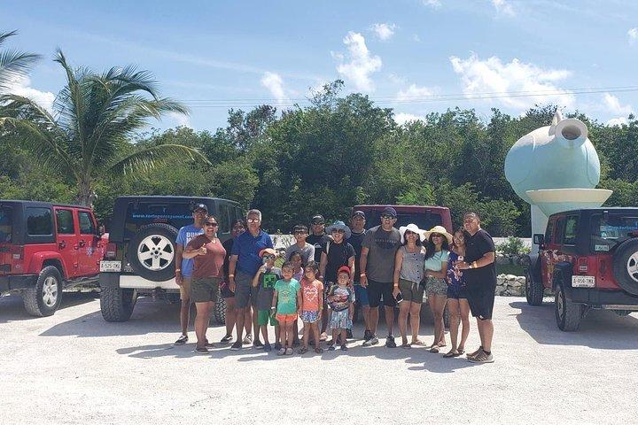 Tour privado en jeep por Cozumel con experiencia de esnórquel y almuerzo