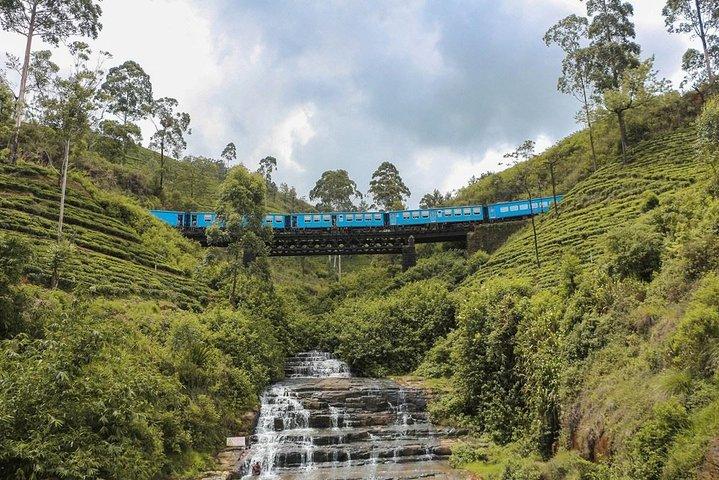 Szenische Zugfahrt Ella zum Nationalpark Horton Plains und zum Tropfen Nuwara Eliya