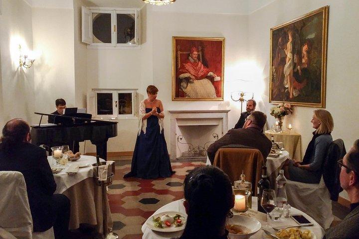 Cena de ópera: cenar con los sonidos de la ópera en el Palacio Pamphilij
