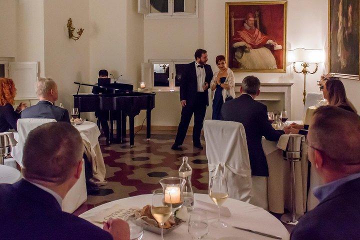 Cena de ópera: cenar con los sonidos de la ópera en el Palacio Pamphilij