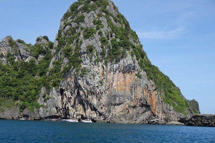 ランタ4島+スピードボートによるエメラルド洞窟シュノーケリングツアー