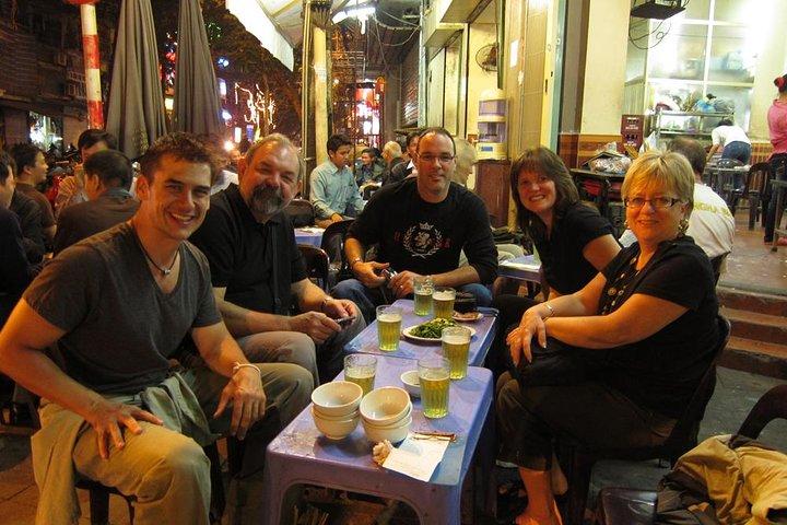 Hanoi Street Food: recorrido a pie en grupos pequeños con verdadero foodie