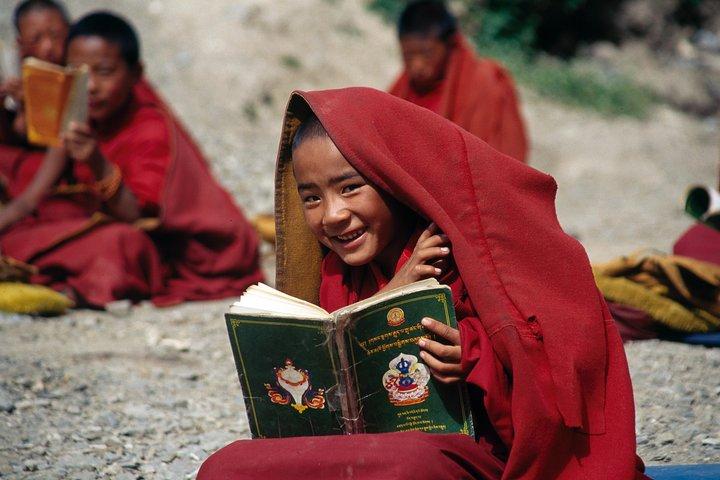 Tour di gruppo di 7 notti e 8 giorni in Tibet via terra da Kathmandu.
