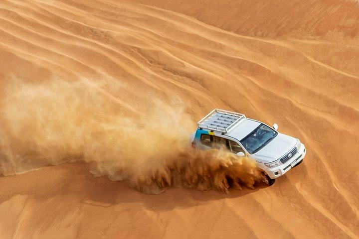 Abu Dhabi Morning Desert Safari mit Kamelritt & Sandboarden