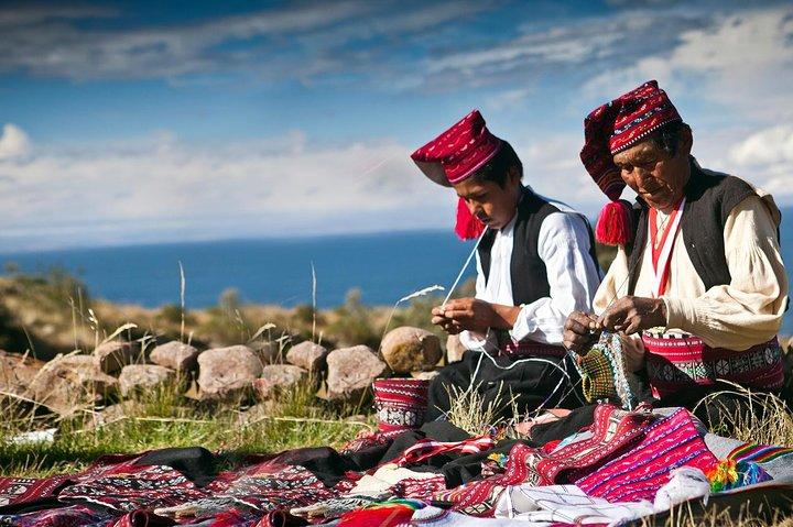 Lago Titicaca (giornata intera) Uros e Taquile