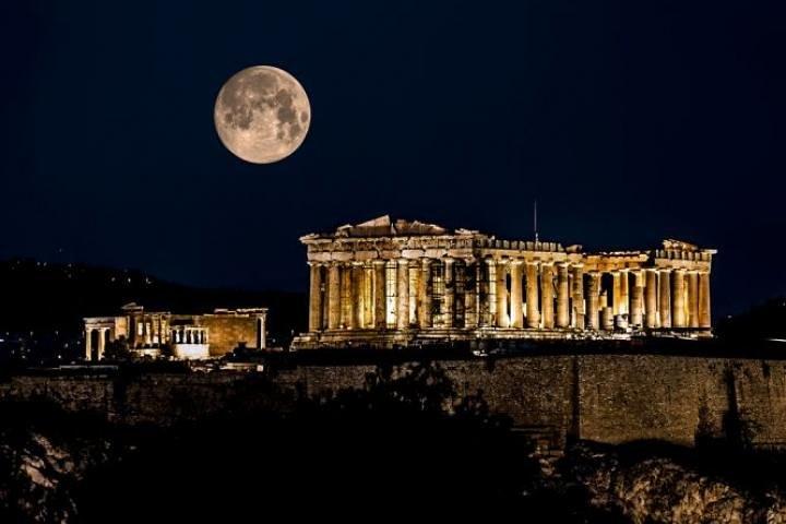 Fahrt durch Athen bei Nacht (Highlights) und Abendessen