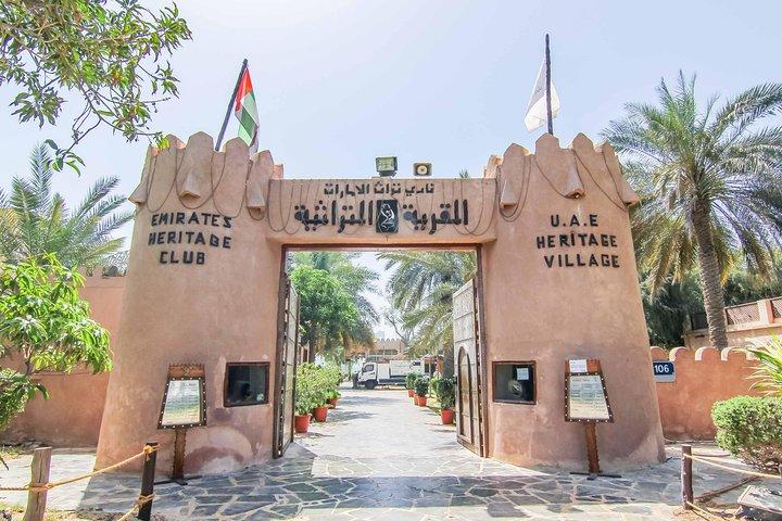 Abu Dhabi Day Tour med Ferrari Besøg og returnere overførsler til Dubai