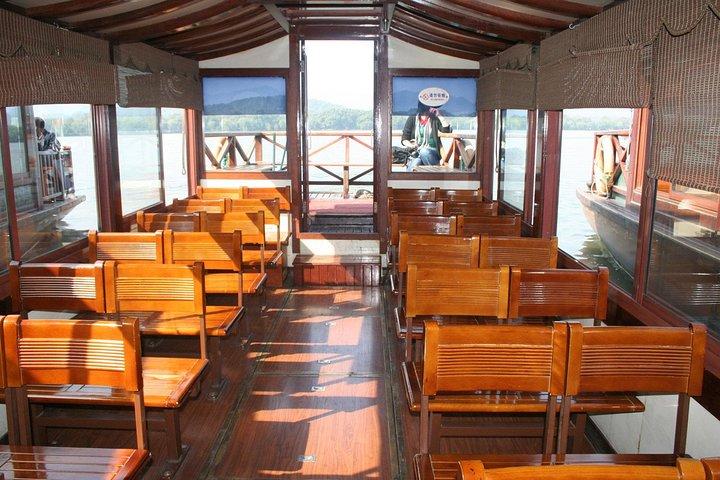Excursão privada de um dia a Hangzhou ao Lago Oeste, Templo de Lingyin, Vila do Chá, Pagode Antigo