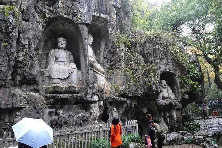 Excursão privada de um dia a Hangzhou ao Lago Oeste, Templo de Lingyin, Vila do Chá, Pagode Antigo