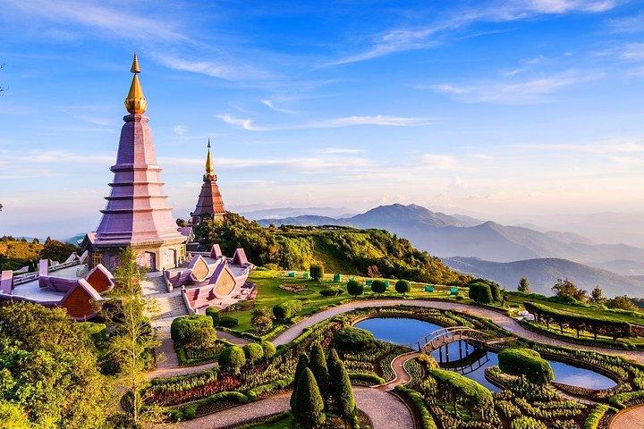 Transferência privada de Bangkok para Chiang Mai com 2h de passeio