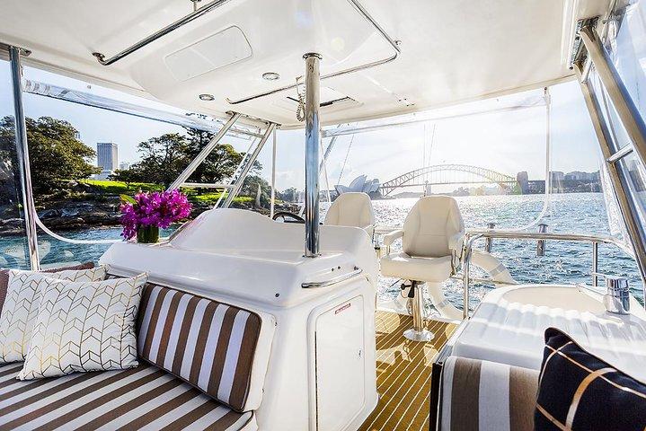 Private Sydney Harbour Lunch Cruise Including Unlimited Drinks