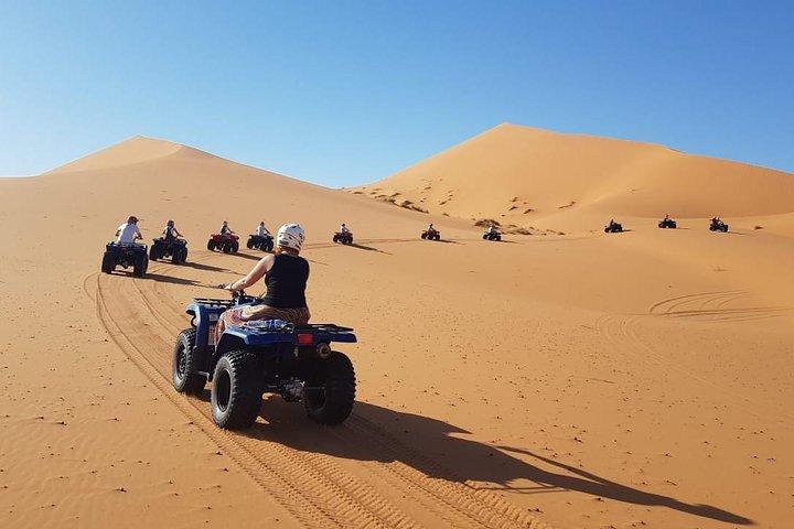 7 días: Casablanca a Chefchaouen, luego Fes y el desierto del Sahara - Camel Trekking
