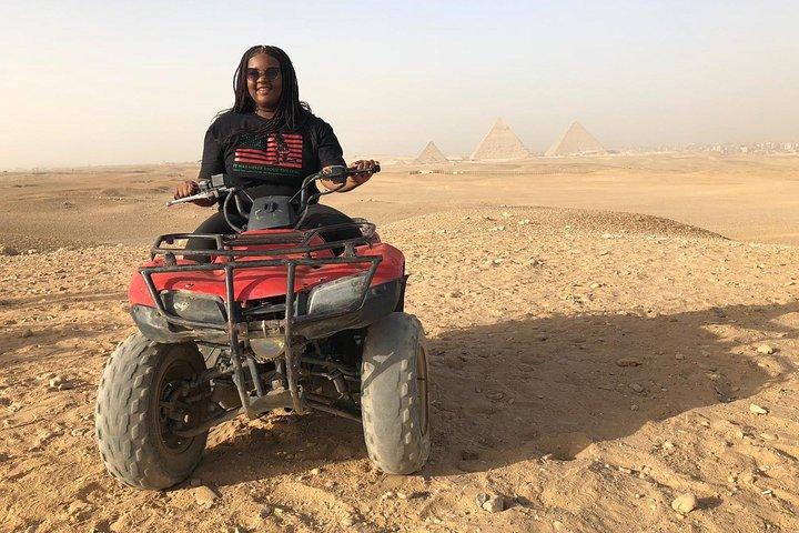 Safari privé en quad et balade à dos de chameau aux pyramides de Gizeh et déjeuner
