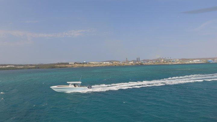 アルバのプライベート豪華ボート ツアー - セーリング、シュノーケル、釣りなど