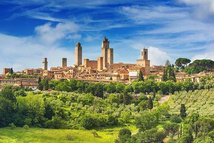 Small-Group Vernaccia di San Gimignano wijntour - witte en rode wijnen