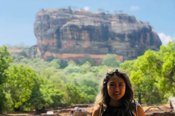 Dagtocht naar Sigiriya & Dambulla-tempel met gratis Sri Lankaanse lunch