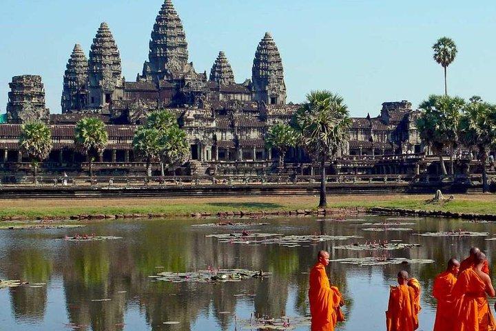 アンコール寺院と小グループツアーへの遠足に参加
