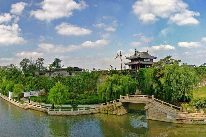 Suzhou privat vandretur med Panmen Gate, City Moat og Yiyuan Garden